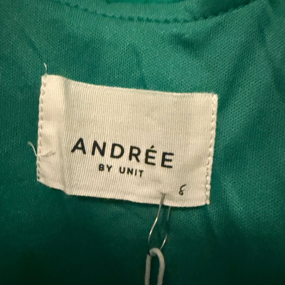 Green Eyelet Ruffle Top - Picture 6 of 7
